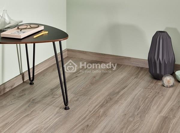 Gạch ốp chân tường thấp sang trọng