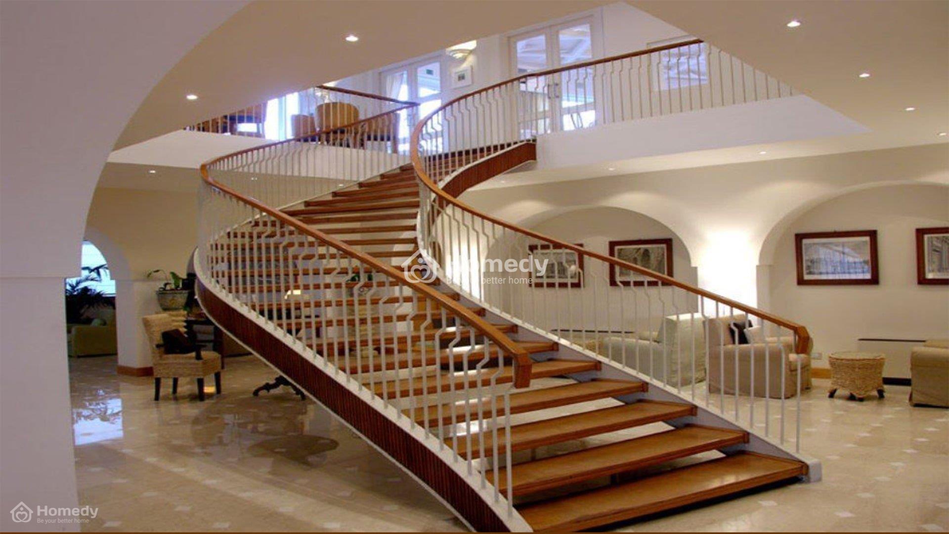 phong thủy cầu thang hướng ra cửa chính