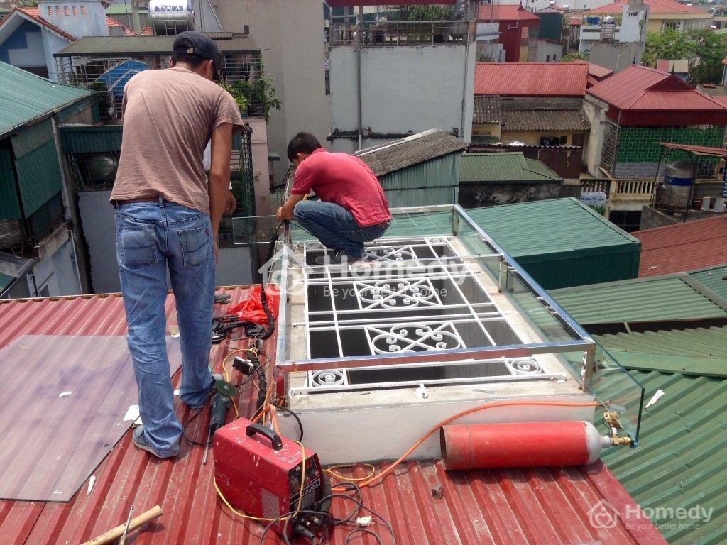 Thi công giếng trời mái tôn