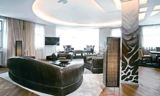 Trang trí cột vuông bằng tranh vẽ