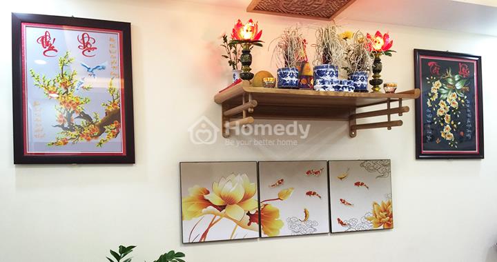 Tranh treo đối diện bàn thờ có hợp phong thủy không?