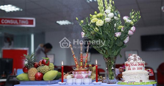 van-khan-khai-truong-cua-hang-5