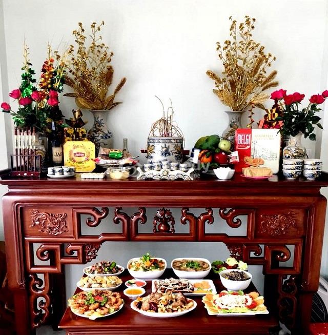 van-khan-ram-thang-7-trong-nha-1